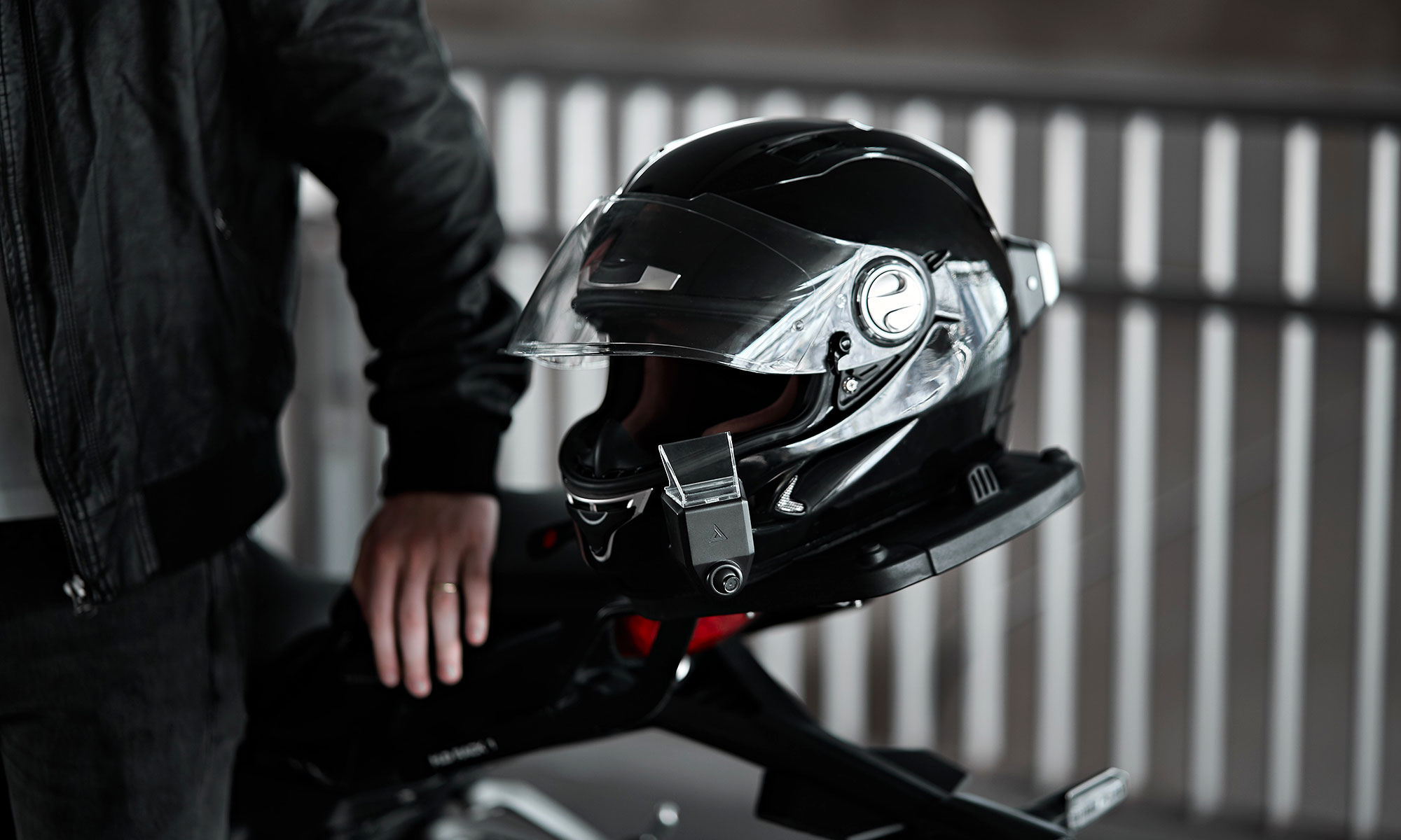 Negozio al dettaglio Nolan -Negozio al dettaglio Nolan Argon Transform Dual Camera AR Attachment for Motorcycle Helmet Featured image